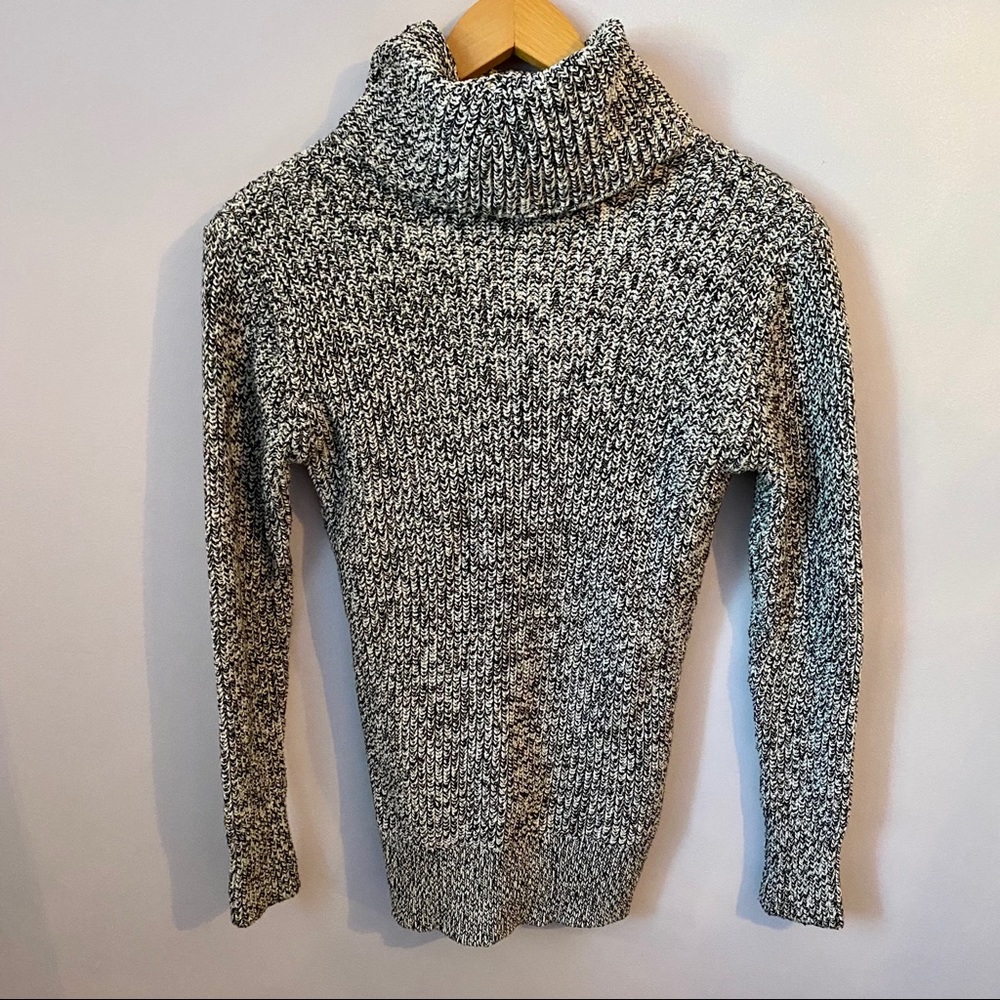 ABERCROMBIE & FITCH knit turtleneck sweater